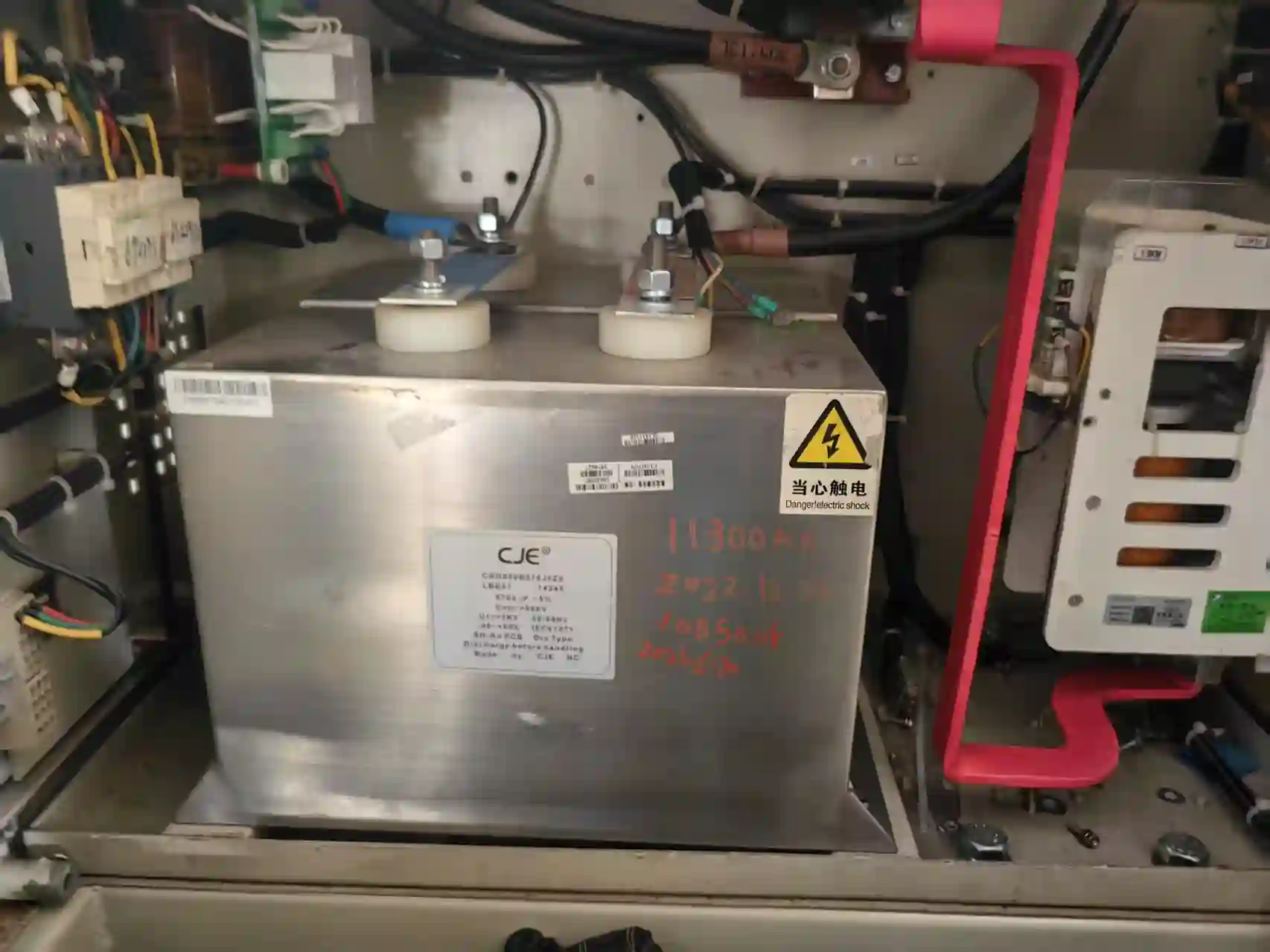 DC Link Capacitor: Enhancing Power Stability in High Speed Trains